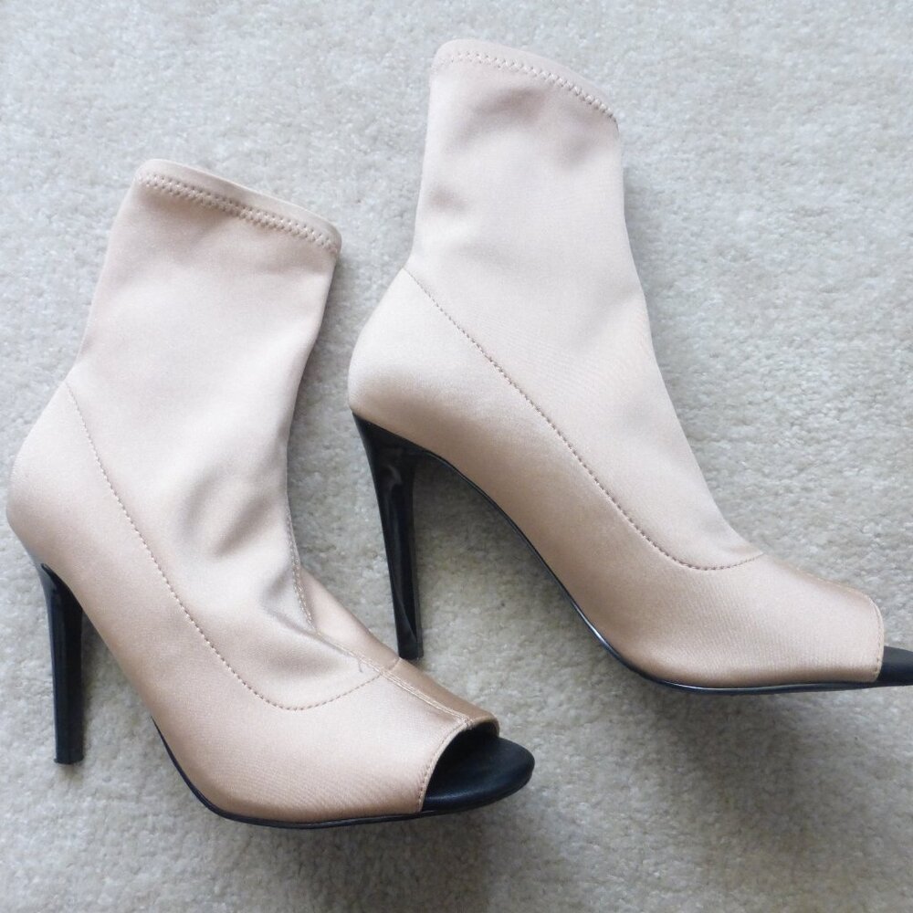 CALL IT SPRING tan pull-on sock mid-ankle booties